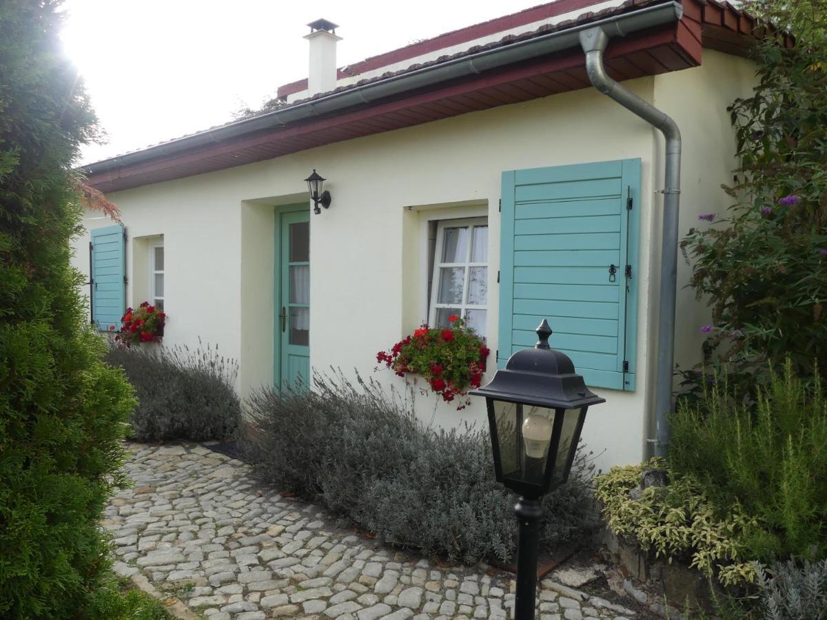 Domaine De La Mance - Maisonnette Avec Cheminee *